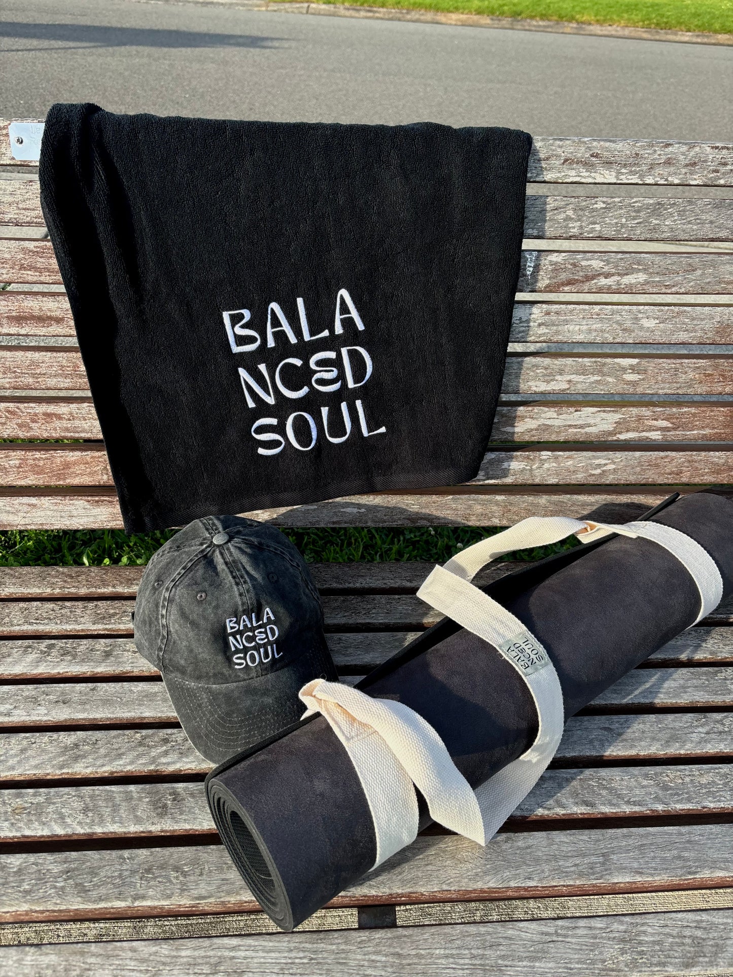 BALANCED SOUL VINTAGE CHARCOAL CAP