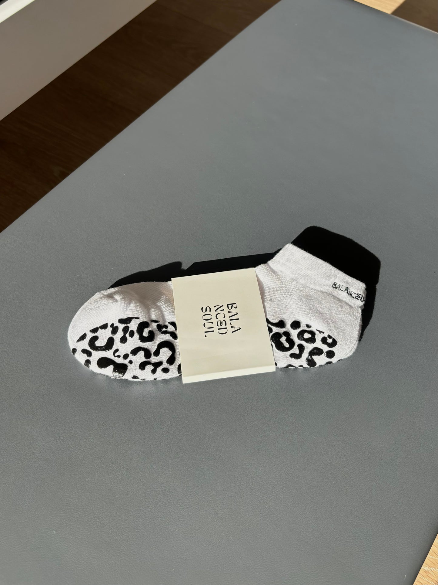 BLACK LEOPARD PRINT ANKLE SOCK