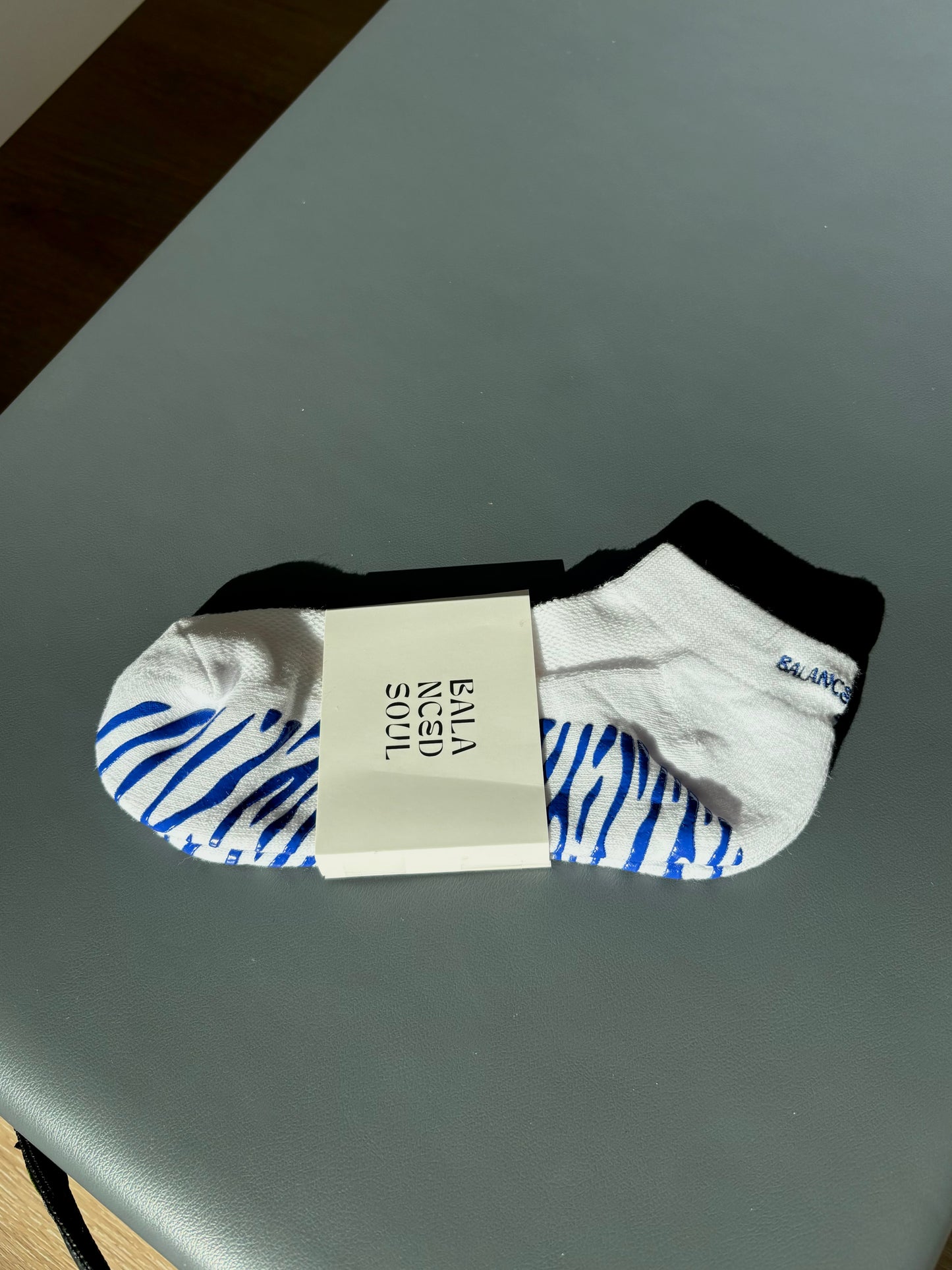 BLUE ZEBRA PRINT ANKLE SOCK