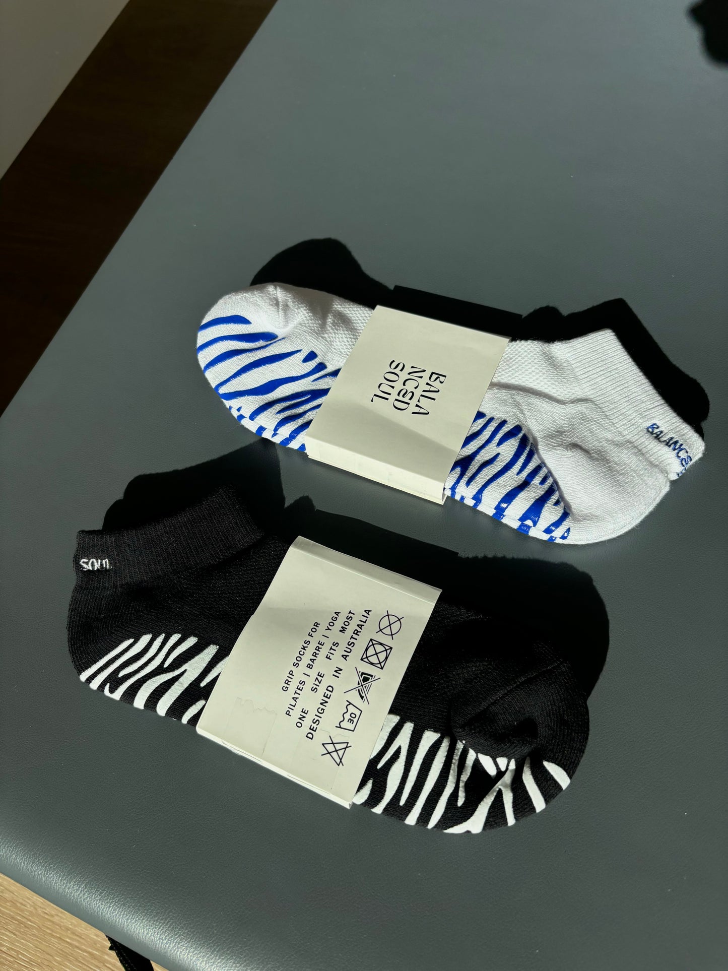 GRIP ANKLE SOCK ZEBRA PRINT BUNDLE