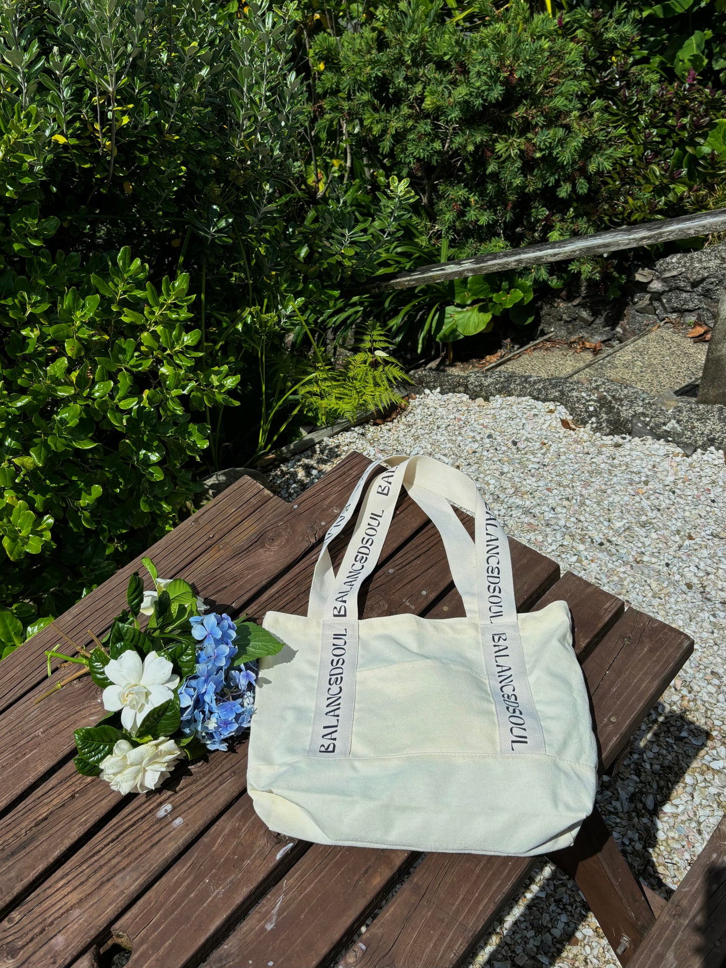 BALANCED SOUL TOTE BAG