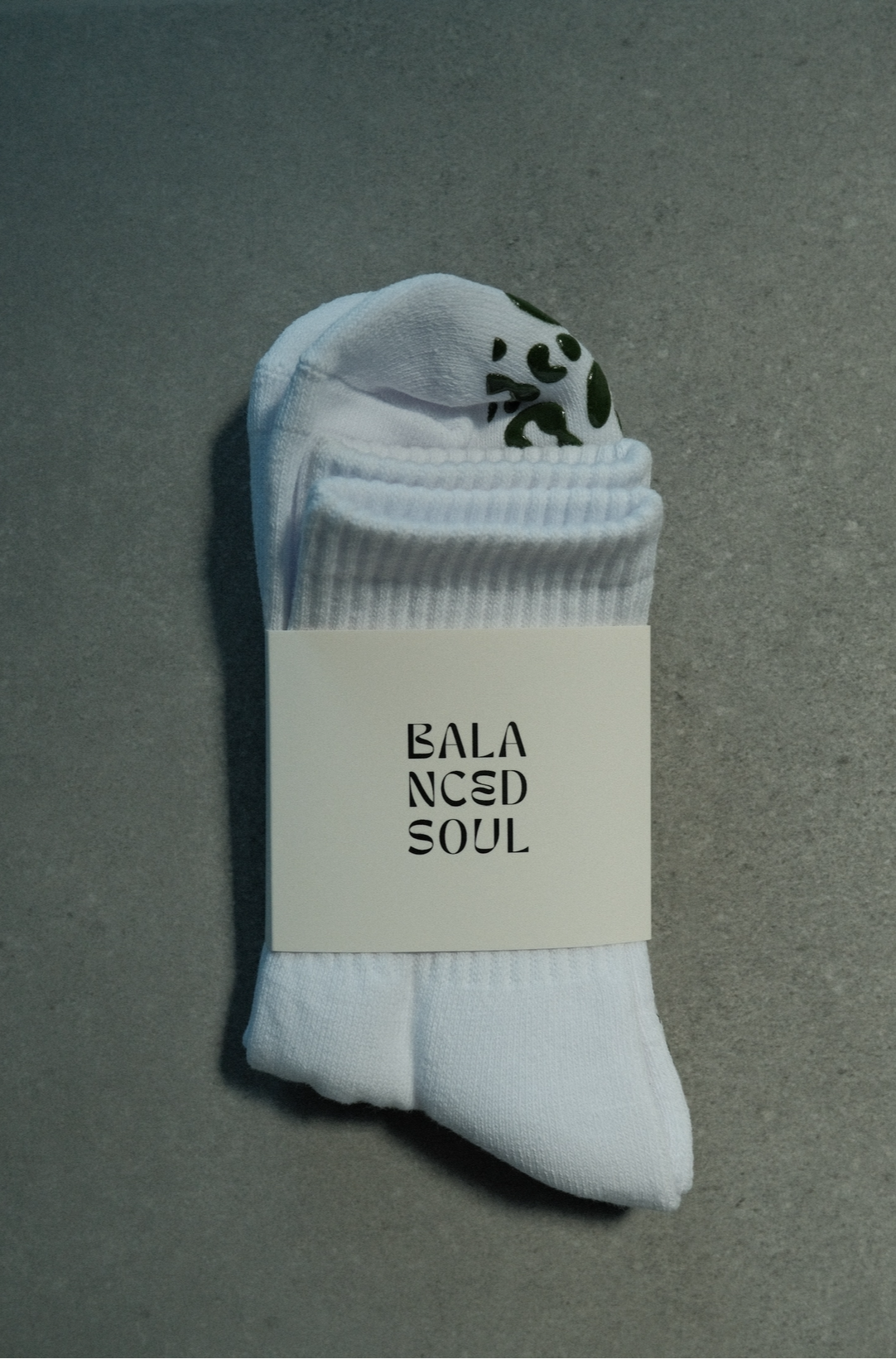 WHITE CREW SOCK - OLIVE LEOPARD GRIP