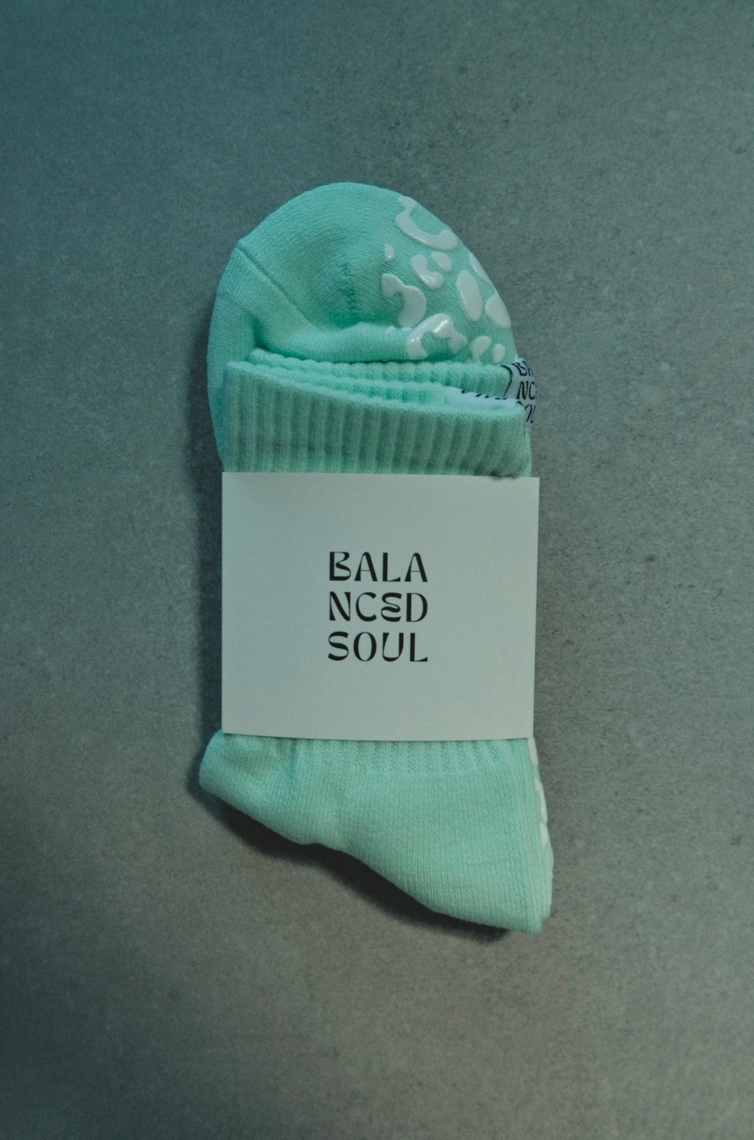 MINT CREW SOCK - WHITE LEOPARD GRIP