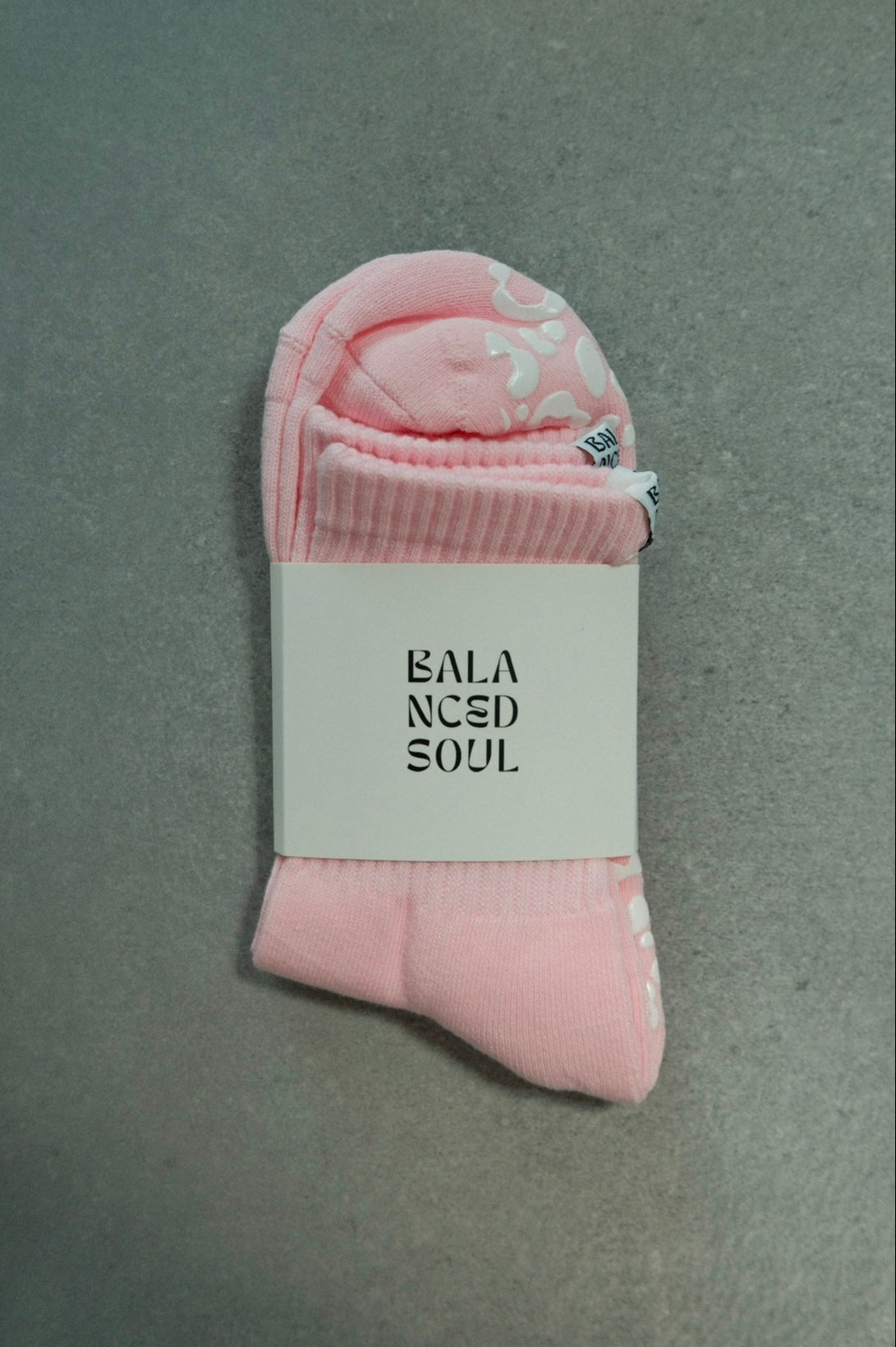 PINK CREW SOCK - WHITE LEOPARD GRIP