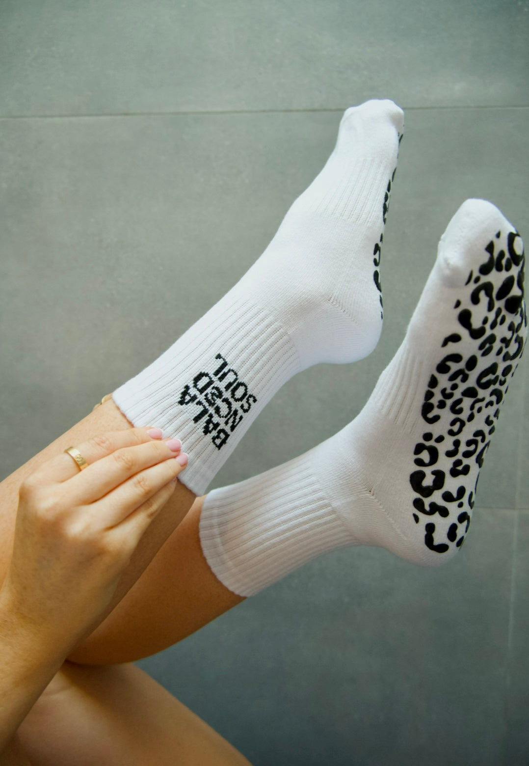 WHITE CREW SOCK - BLACK LEOPARD GRIP