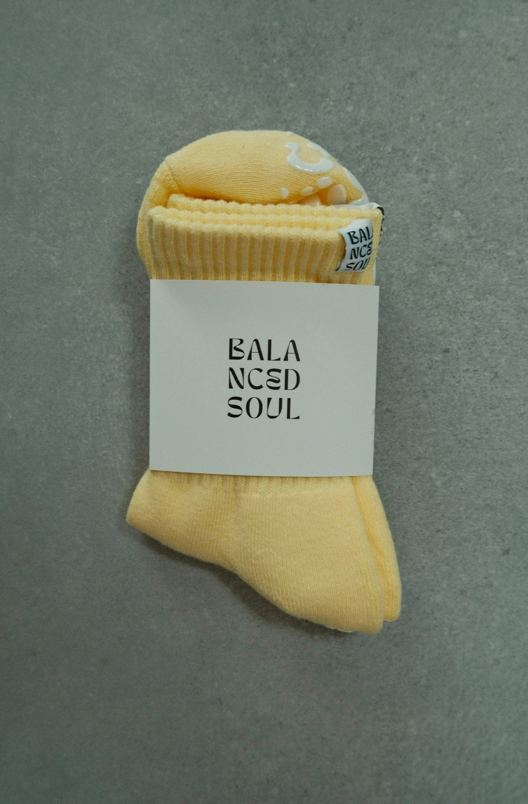 BUTTER YELLOW CREW SOCK - WHITE LEOPARD GRIP