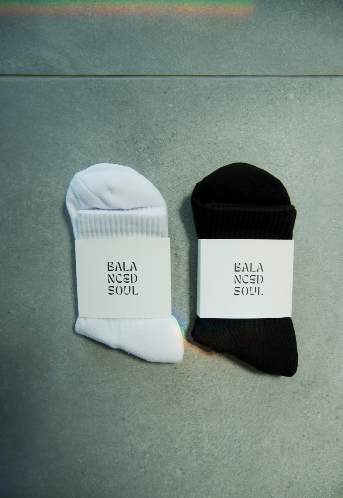 BLACK & WHITE CREW SOCK BUNDLE - NO GRIP