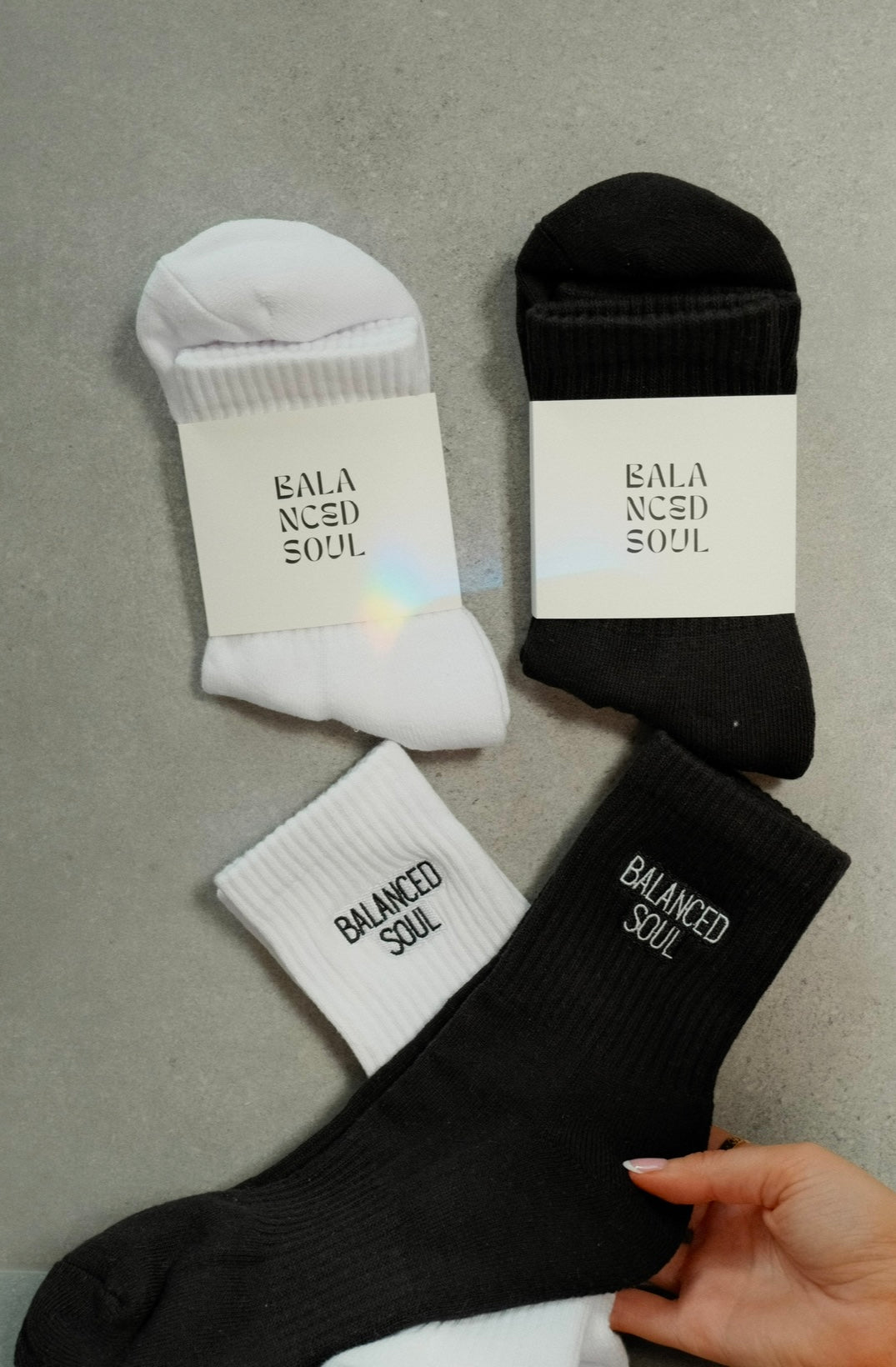 BLACK & WHITE CREW SOCK BUNDLE - NO GRIP