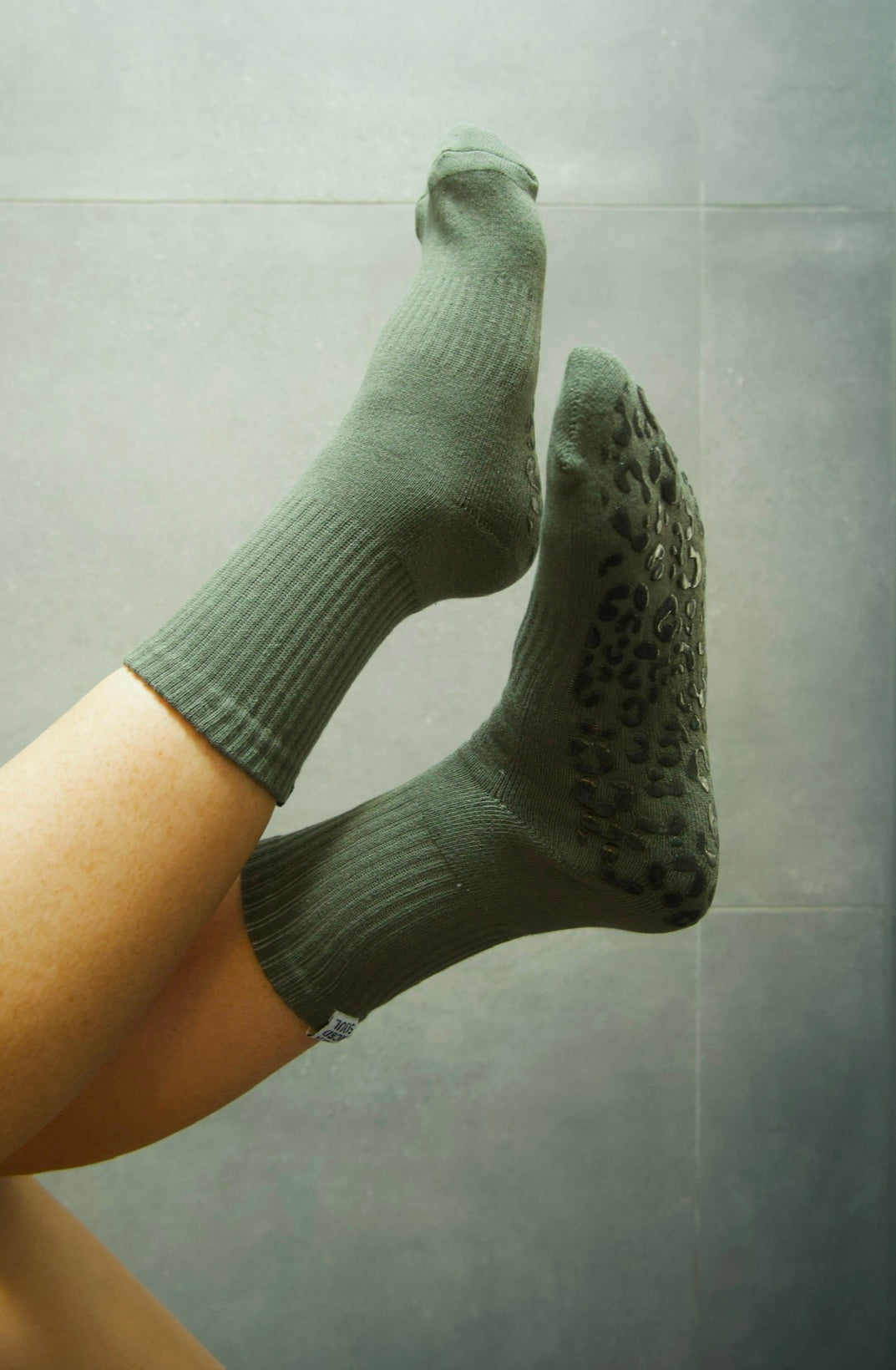 KHAKI CREW SOCK - TRANSLUCENT LEOPARD GRIP