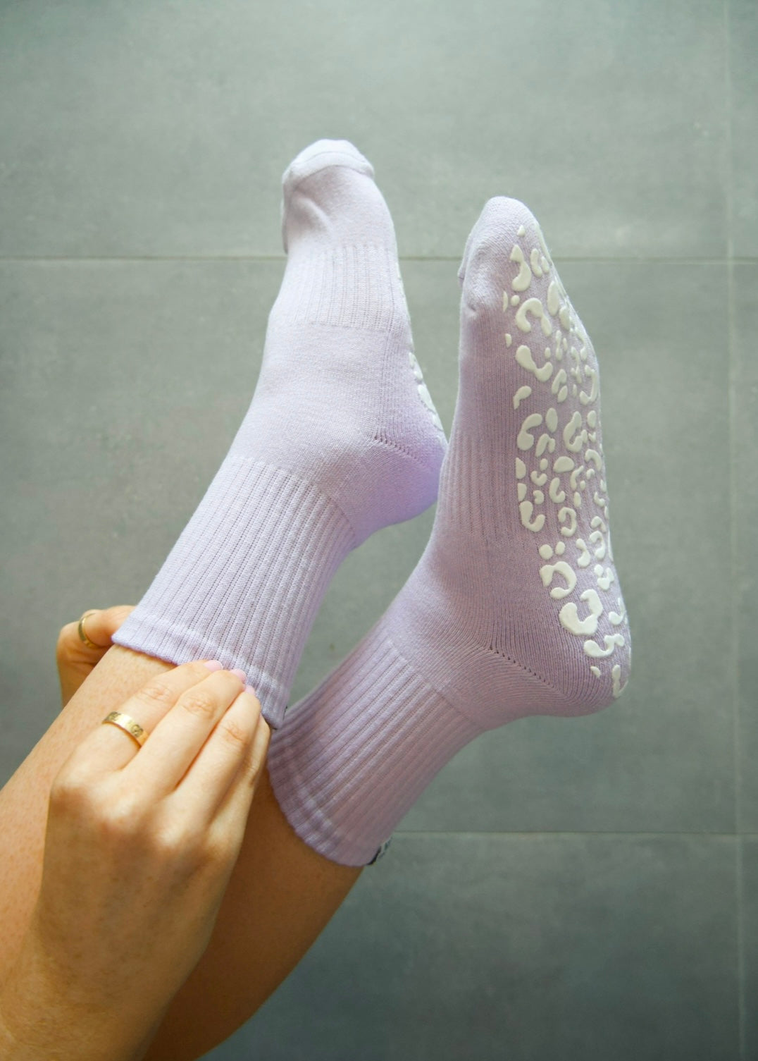 PURPLE CREW SOCK - WHITE LEOPARD GRIP