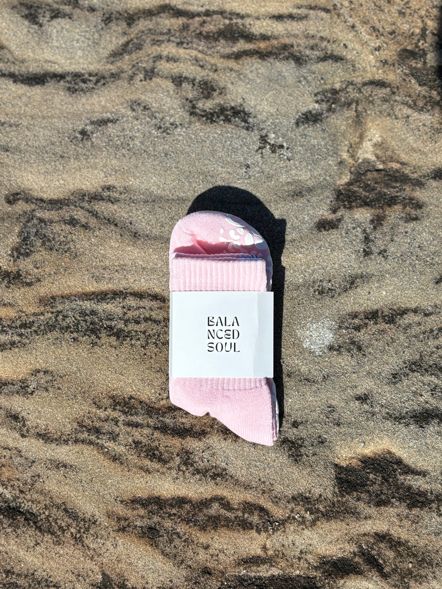 PINK CREW SOCK - WHITE LEOPARD GRIP