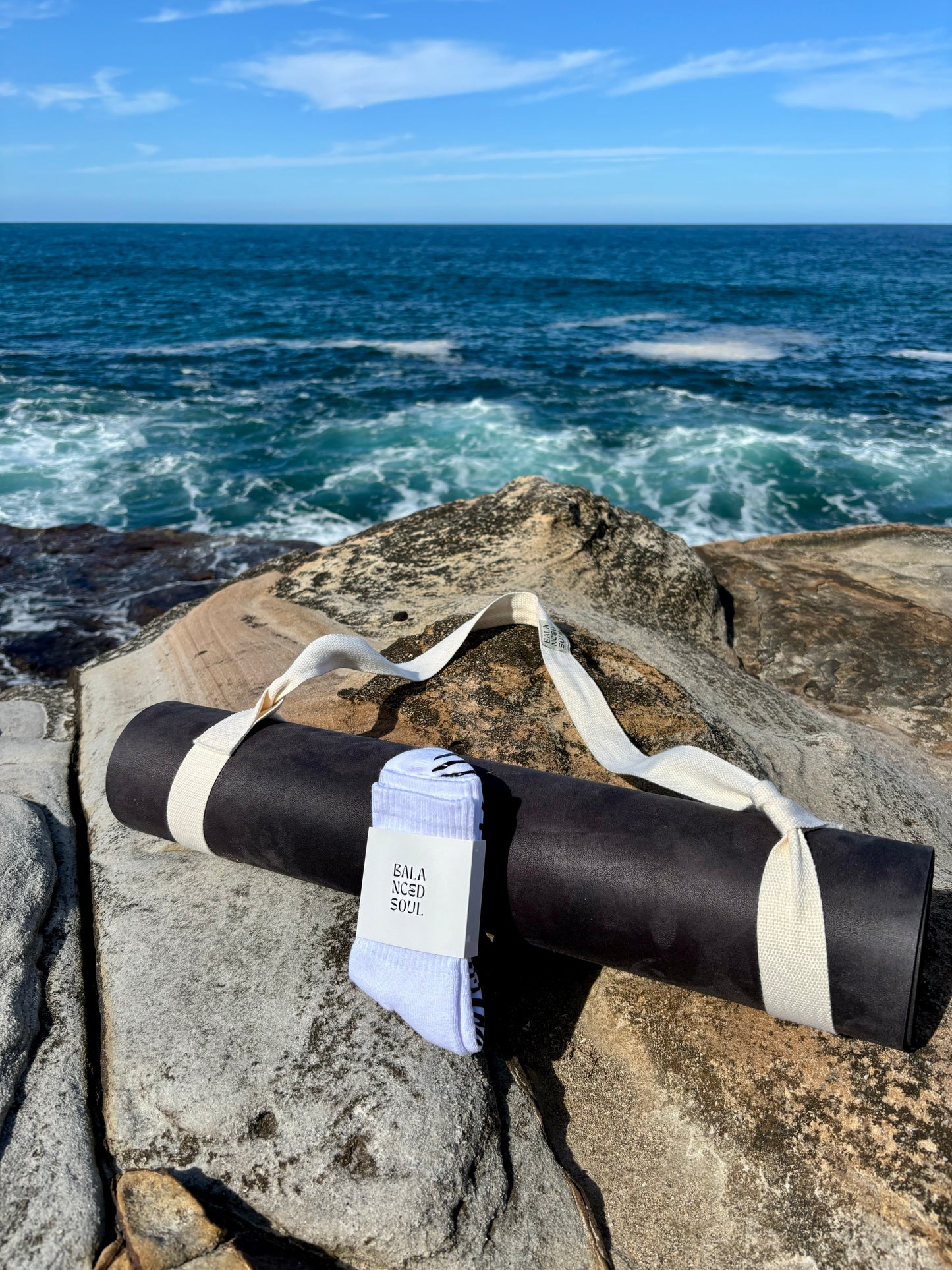 WHITE CREW SOCK - BLACK ZEBRA GRIP