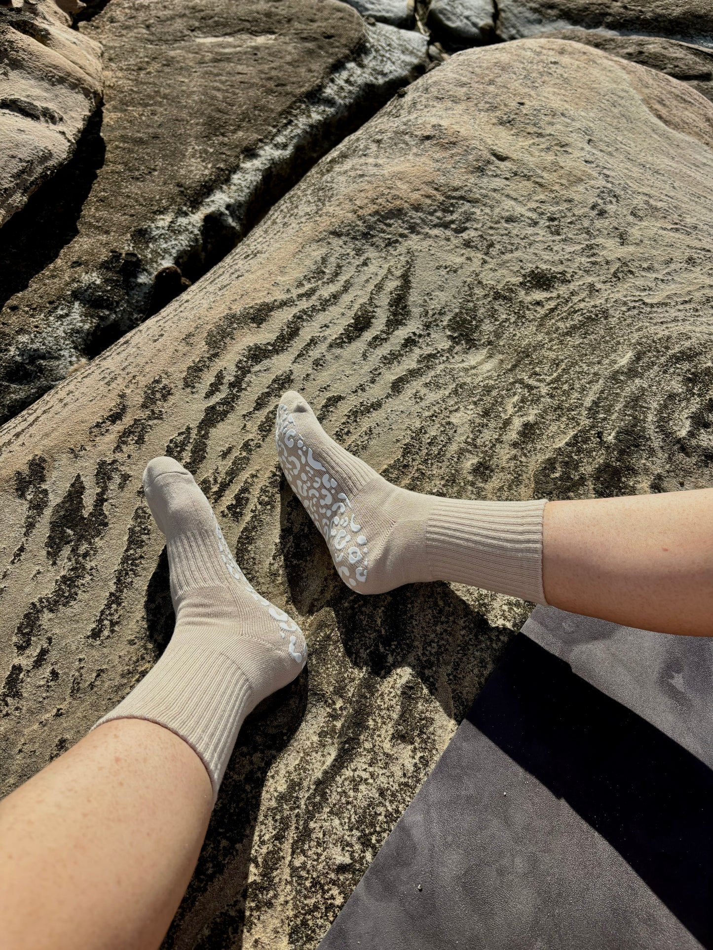 BEIGE CREW SOCK - WHITE LEOPARD GRIP