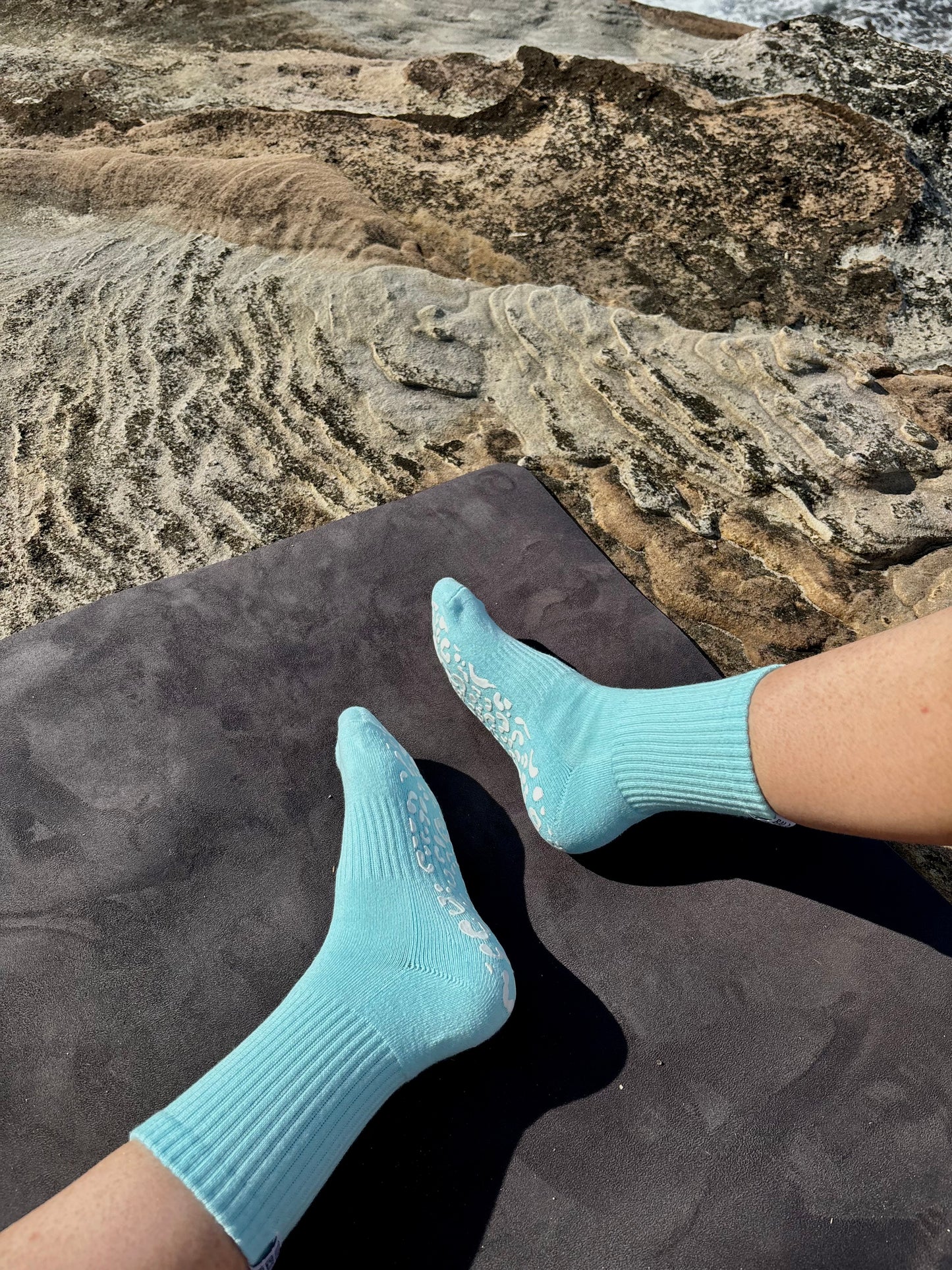 BABY BLUE CREW SOCK W/ WHITE LEOPARD - Pilates socks