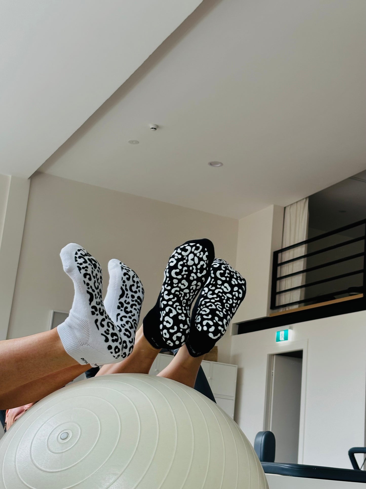 GRIP ANKLE SOCK LEOPARD PRINT BUNDLE