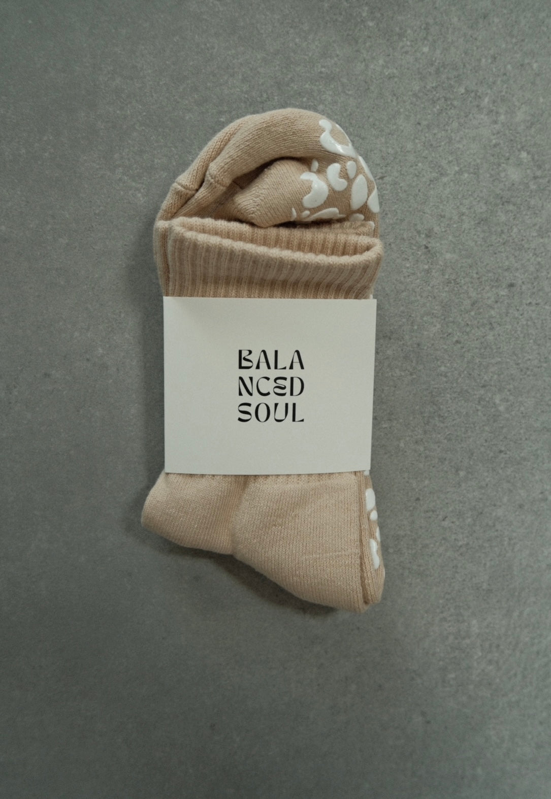 BEIGE CREW SOCK - WHITE LEOPARD GRIP