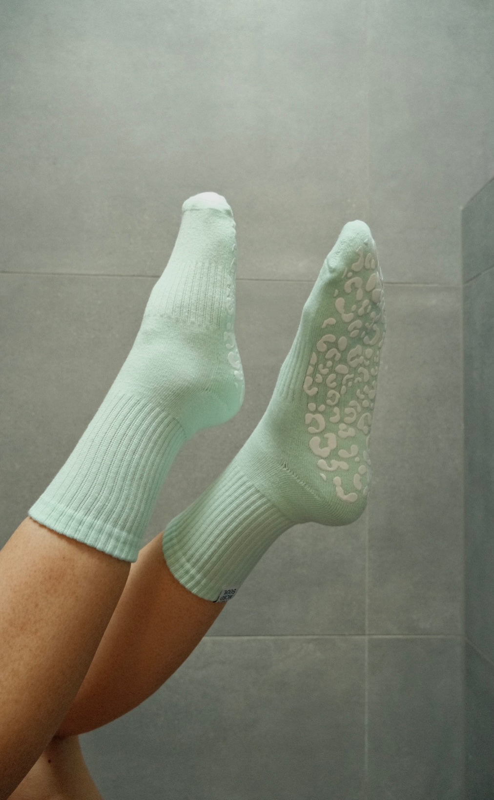 MINT CREW SOCK - WHITE LEOPARD GRIP