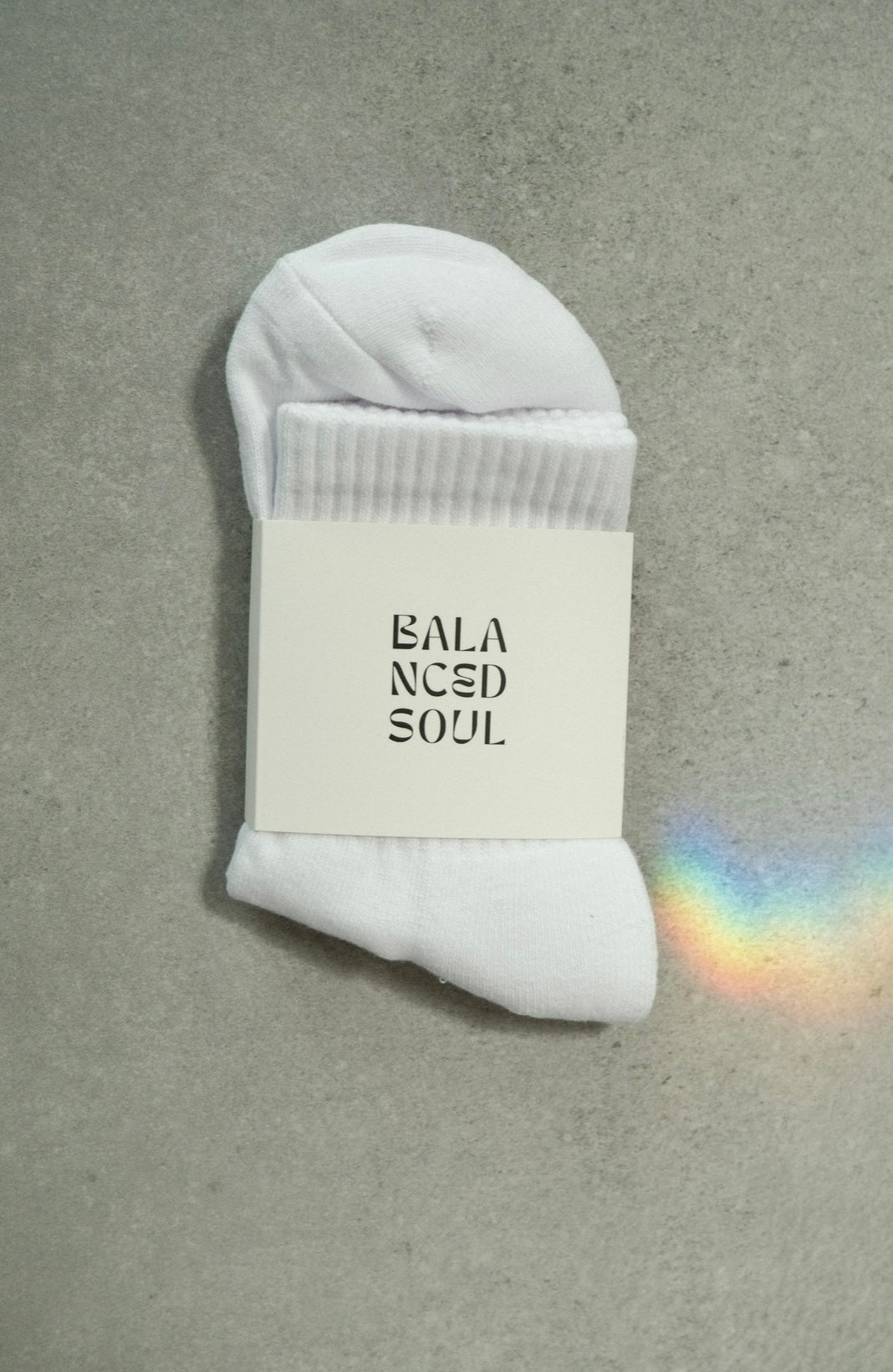 WHITE CREW SOCK - BLACK EMBROIDERED LOGO (NO GRIP)