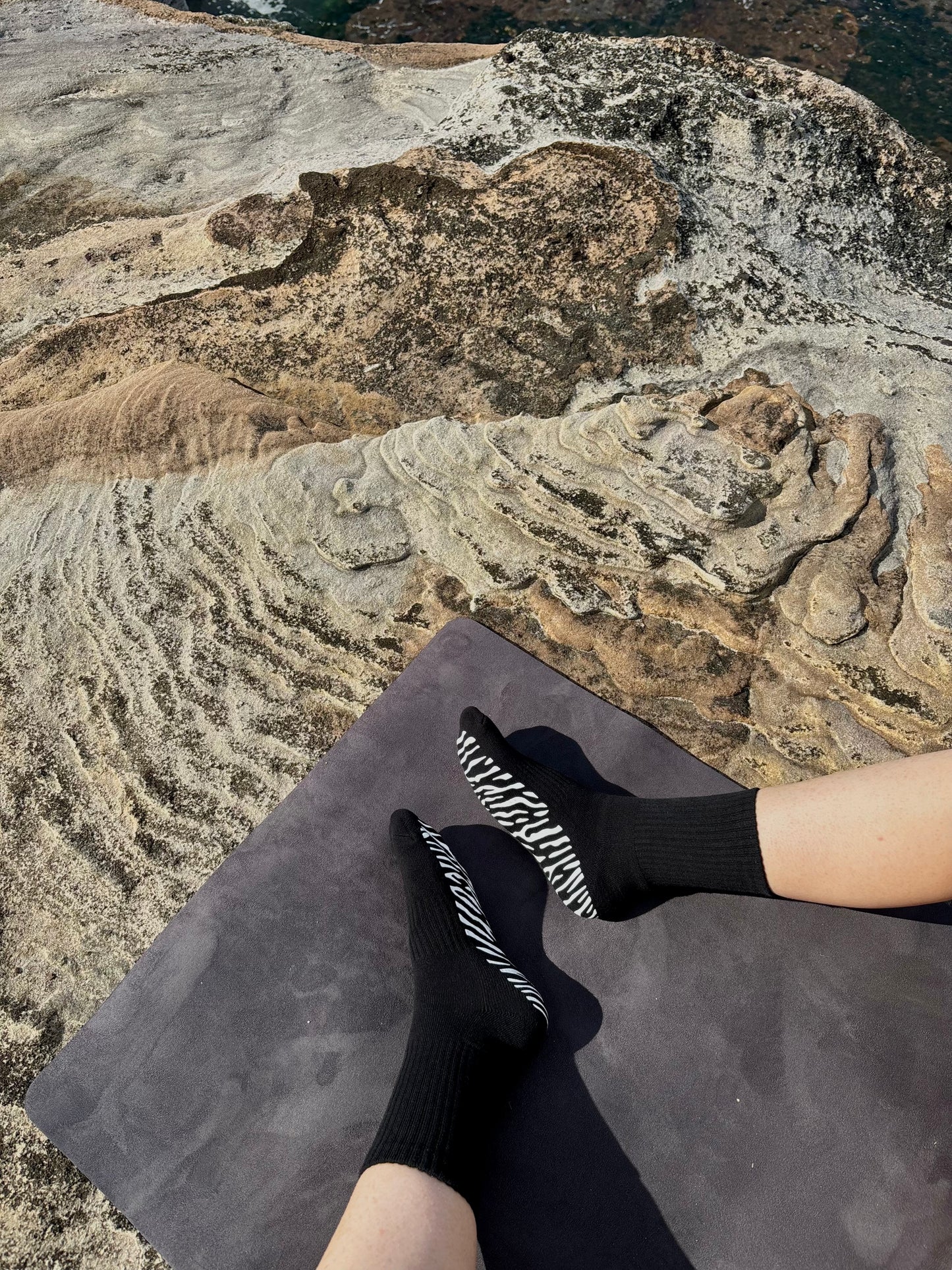 BLACK CREW SOCK W/ WHITE ZEBRA - Pilates socks